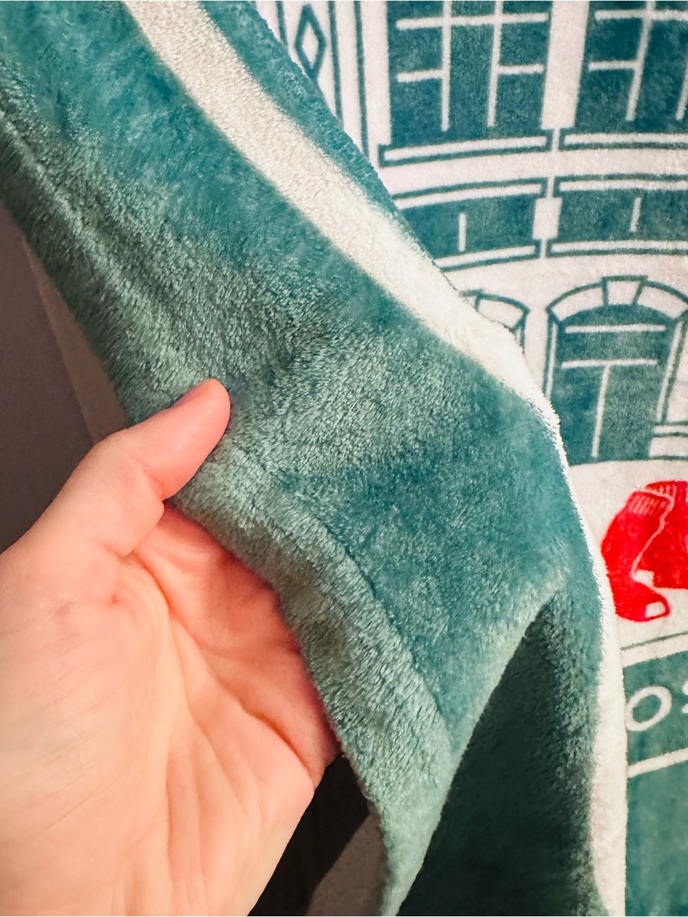 Fenway Park fleece blanket with Red Sox Logo - Picture 3 of 6